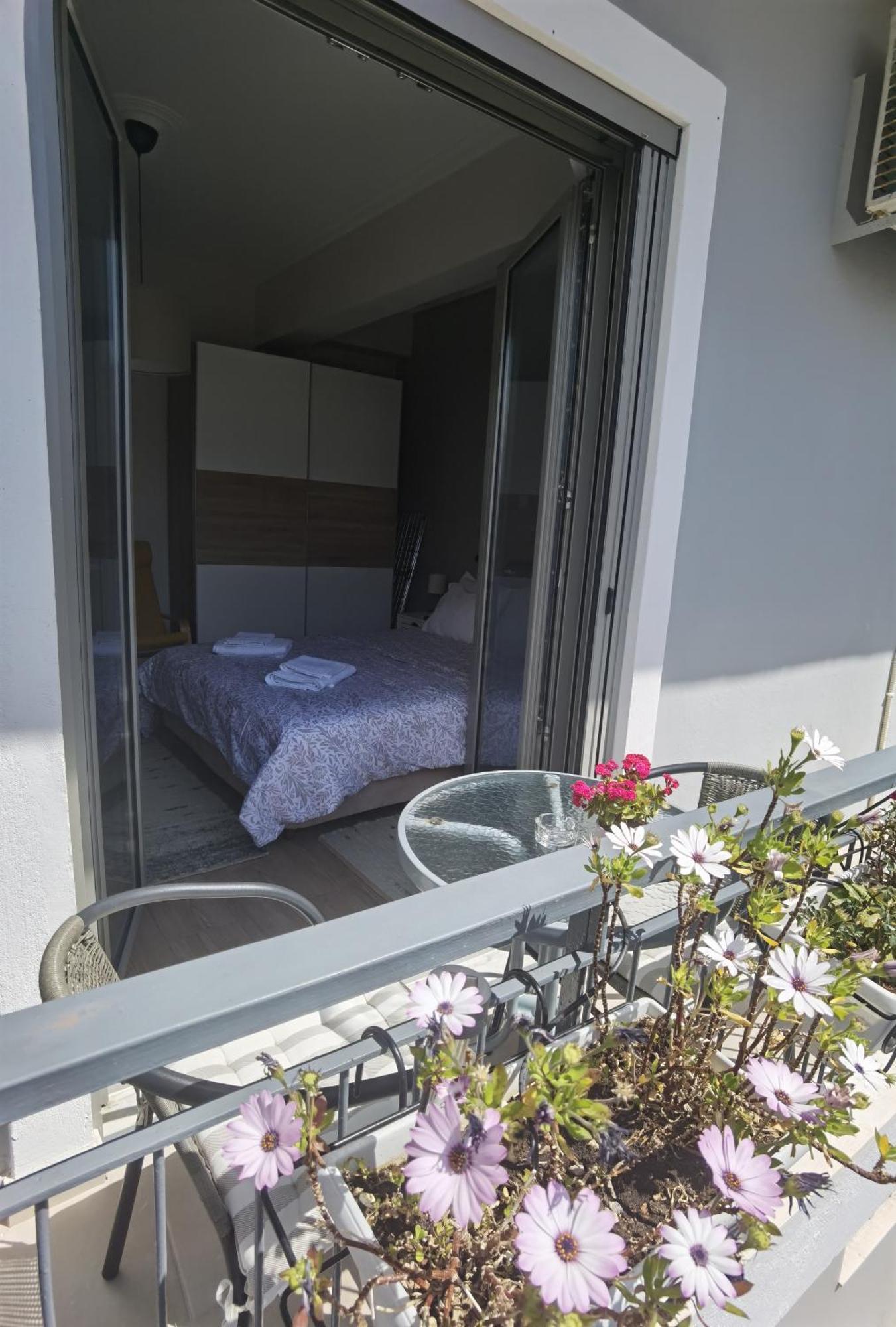 Apartamento House Dimitris & Vicky Atenas Exterior foto